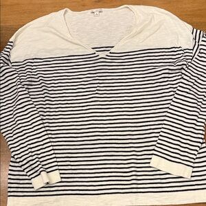 Gap XL Women’s Cotton/Rayon Blend Navy and White V-Neck Lightweight Sweater